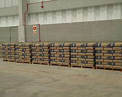 Distribuidor de cimento ensacado
