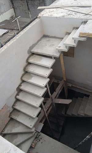Escada pré fabricada de concreto